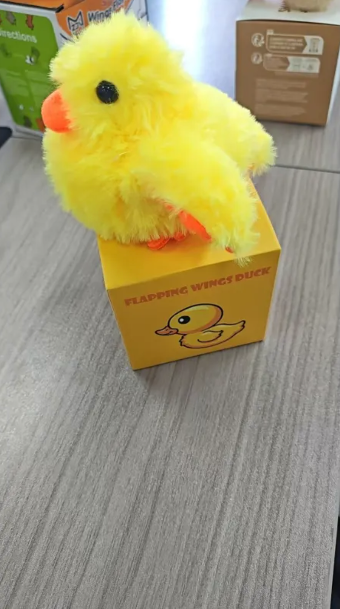 Plush Bird Pet Toy – Battery-Powered Lifelike Moving Sparrow, Duck & Swallow Toy for Cats & Dogs